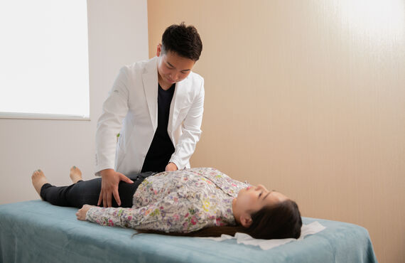 愛知県岡崎市の美容鍼灸サロンHARISUKEの骨盤矯正は美しい身体を作るお手伝いをします！